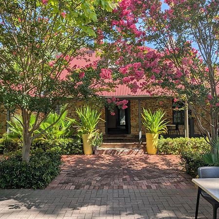 Mahogany Inn And Distillery Mahogany Creek ภายนอก รูปภาพ