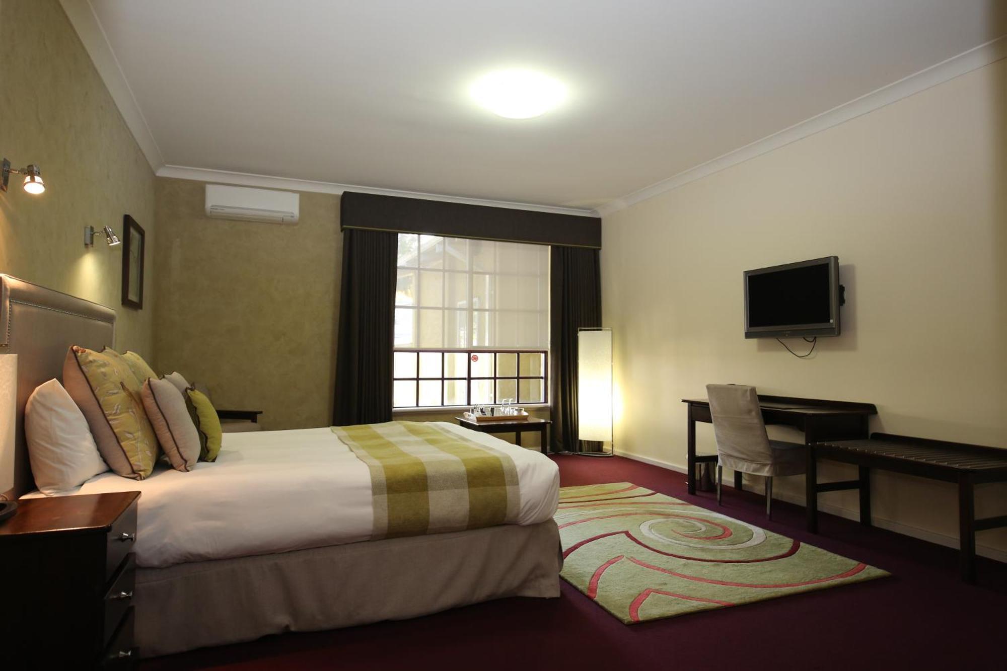 Mahogany Inn And Distillery Mahogany Creek ภายนอก รูปภาพ